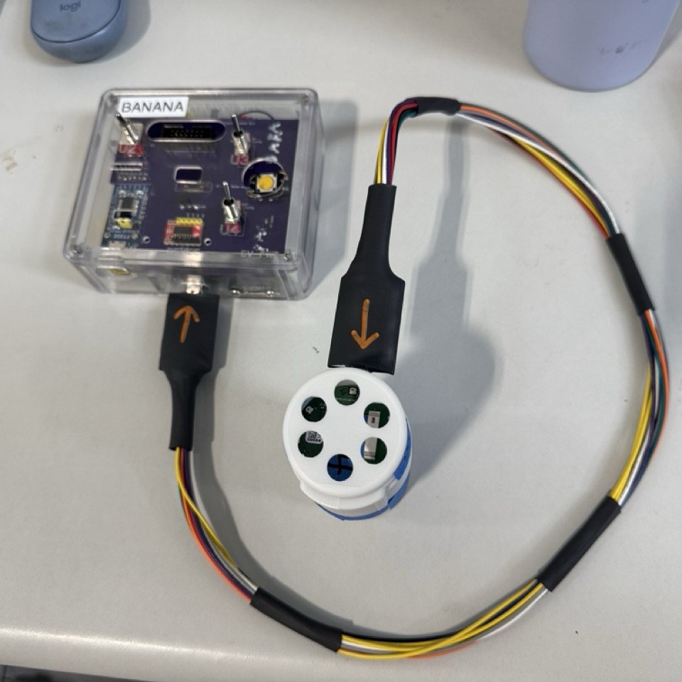 Correct Rainbow Cable orientation between the Flash Module and assembled device